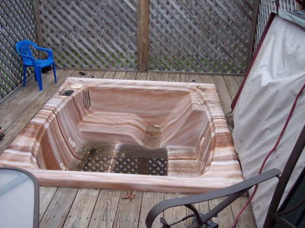 hot tub in
